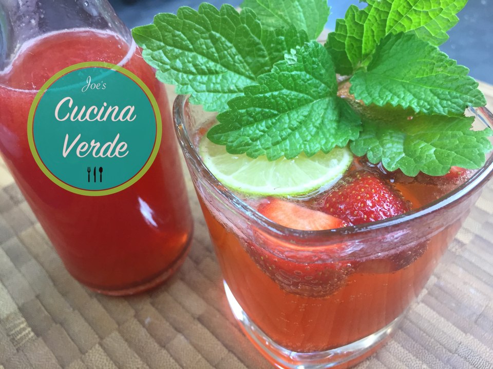 Erdbeersirup selber machen - Rezept