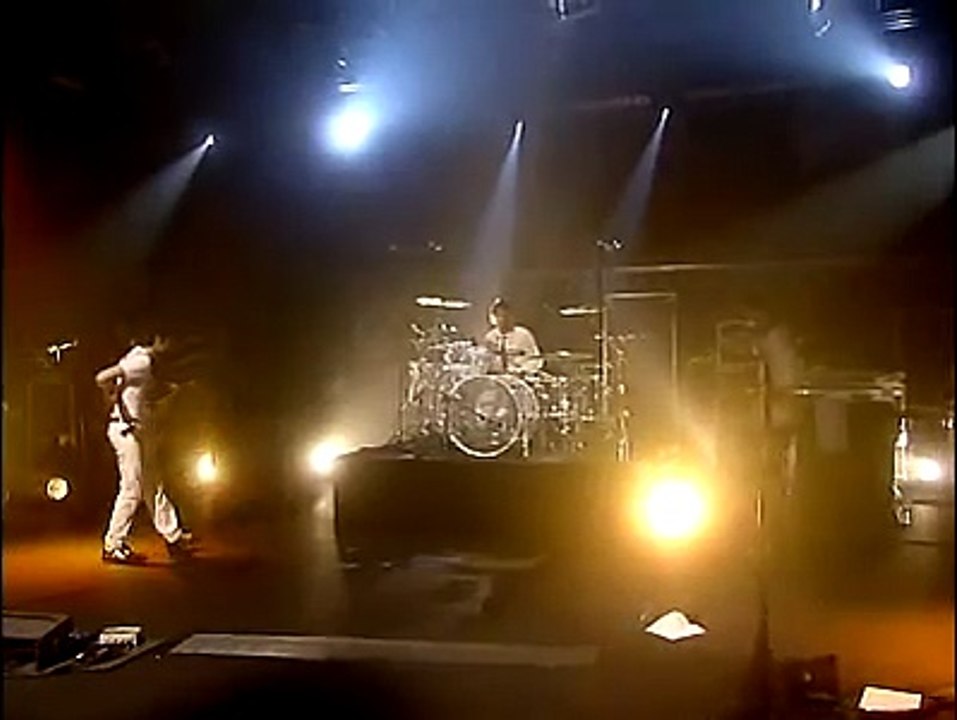 Muse - Stockholm Syndrome live - AOL sessions, Covent Garden Hospital, London, UK 6/12/2006