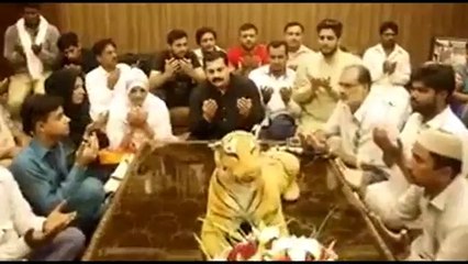 PMLN Supporters Praying for Nawaz Sharif