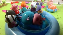 Nuevo cerdo juguete en juguete de la historieta del cerdo de Peppa de una nueva serie de la piscina nadando del peppa
