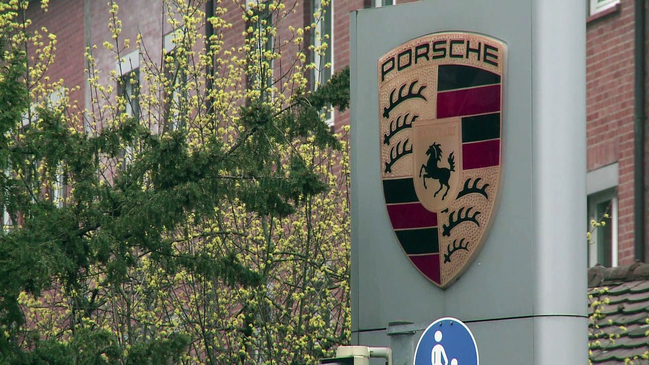 Alemanha ordena 'recall' de 22 mil Porsches