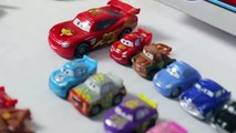Des voitures dérive foudre course course jouets piste piste transformation Mcqueen takara tomy disney pixar 2