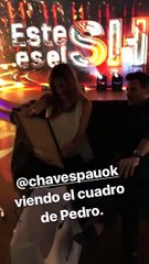 Paula viendo el cuadro de Pedro - 26 de Julio