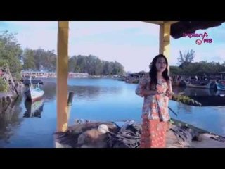 Gadis Kelate - Reena Nicky Feat Iwere Official Video