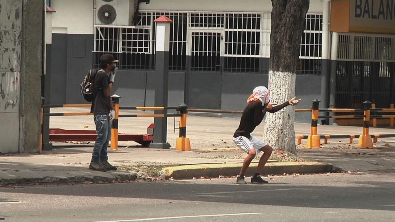 Venezuela bans protests in lead up to controver...