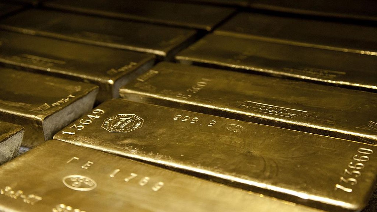 Mann findet Gold und Geld im Wert von 40.000 Euro