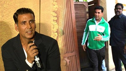 Akshay Kumar ANGRY REACTION Watching A Man Doing Open Defecation