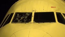 Çanakkale Dolu Nedeniyle Kokpit Camı Çatlayan Yolcu Uçağı Çanakkale'ye Acil Iniş Yaptı