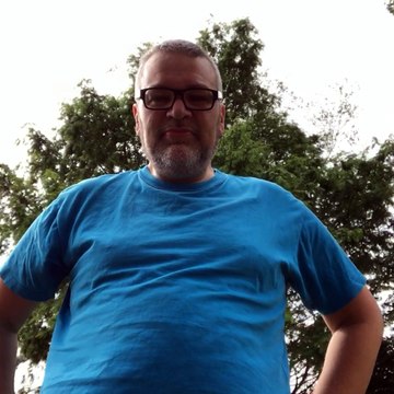 Do i really need to cut the grass? Or How to Slå Græs = spank grass means cut grass (Danish)