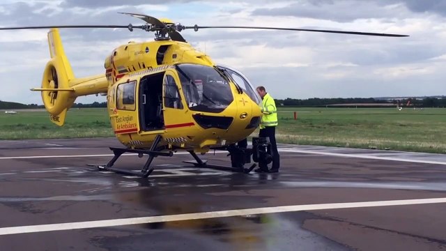 Londres: William pose son hélicoptère pour son rôle de prince