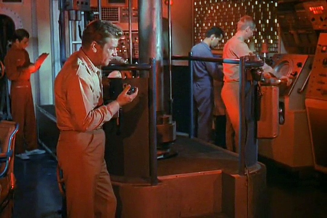 Voyage To The Bottom Of The Sea S04E13  Deadly Amphibians