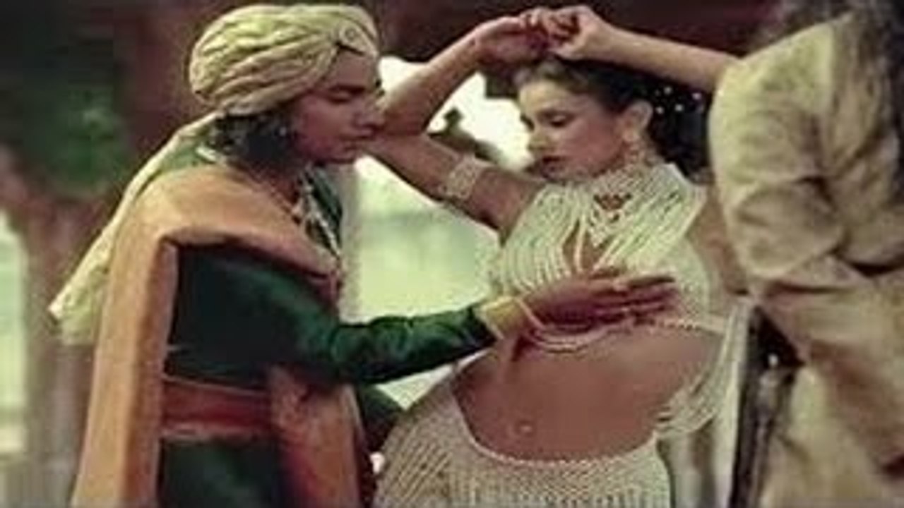 Top 5 H0ttest Kamasutra Actresses Photos