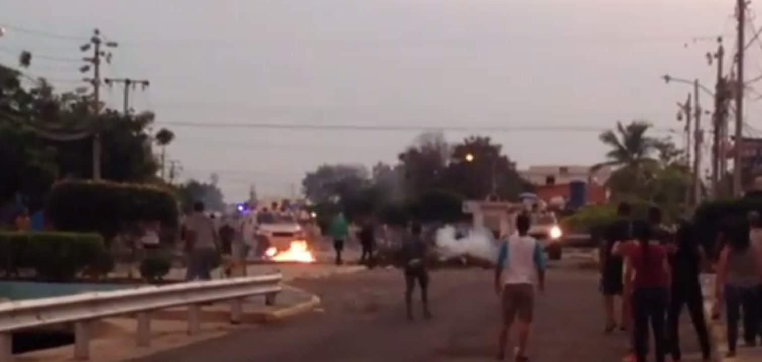 Molotov Cocktails Thrown at Police in Maracaibo as Second Day of Strikes Draws to an End