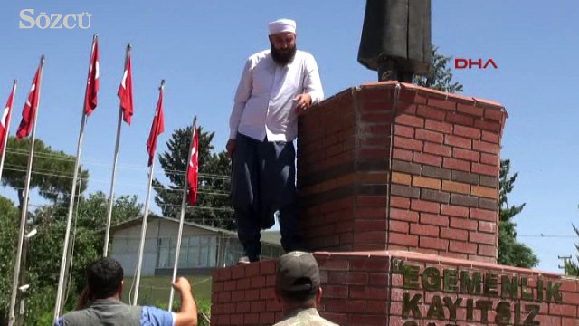 Siverek'te Atatürk büstüne tahra ile saldırı