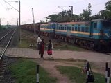 Bondamunda Twin WAG-7 locos pass Hajigarh showing their strength.3gp