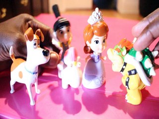 BOWSER LEARNS NOT TO FIGHT Toys BABY AGNES GRU PRINCESS SOFIA MAX THE SECRET LIFE OF PETS Videos, SUPER MARIO, DESPICABL