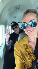 Johnny et Laetitia Hallyday ont multiplié cette nuit les signes pour prouver que la star va bien et se trouve à Saint Ba