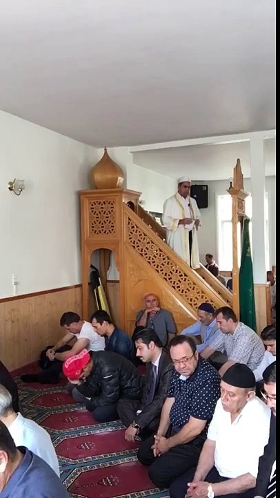 Full Cuma hutbesi, arapça, türkçe ve danca. Hatib Hafiz Metin Demirtas. Danimarka Türk Diyanet Vakfi. Kopenhag Kocatepe Camii. Cuma Hutbesi dualari. Cuma Hutbesi nasil yapilir. Diyanet hutbe ve vaaz konulari. Dansk Tyrkisk Islamisk Stiftelse. Hutbe dinle.