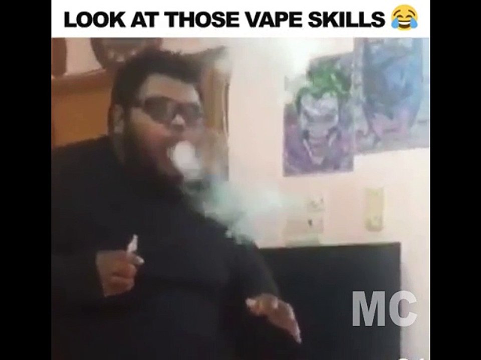 Funny , Look at those vape skills