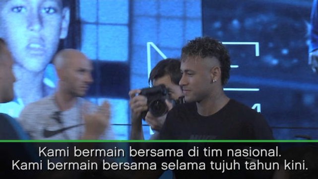 SEPAKBOLA: Ligue 1: Thiago Silva Sering Bicara Dengan Neymar Layaknya Teman