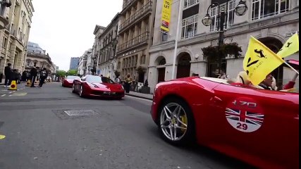 Ferrariler Birmingham sokaklarında şov yaptı
