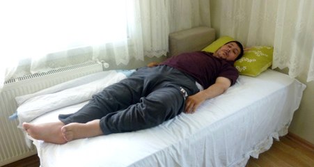 Parmakları Uyuştuğu İçin Hastaneye Gitti, Doktor Hatası Nedeniyle Felç Kaldı