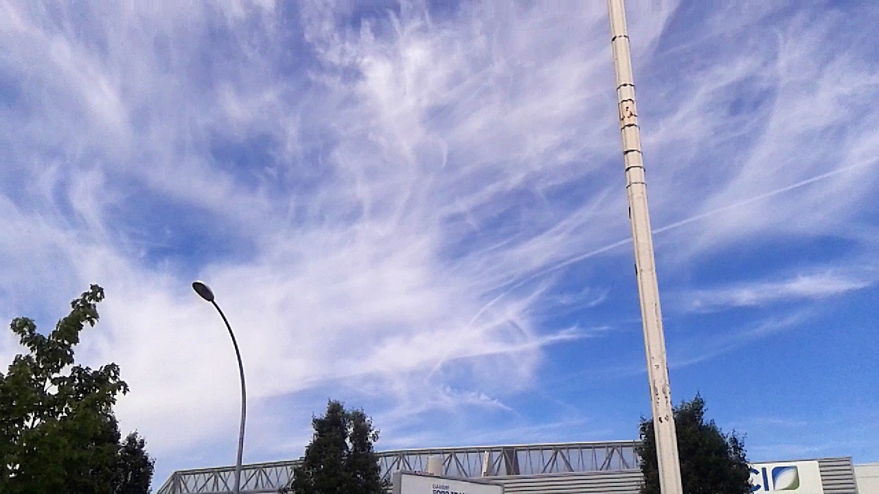 Chemtrail Angers - 17 mai 2017 - 11h07