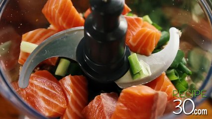 Recipe30 - Salmon Burgers with Avocado Salsa.