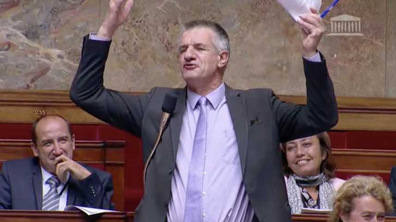 Dans les débats sur la loi de moralisation, Jean Lassalle a fait du... Jean Lassalle