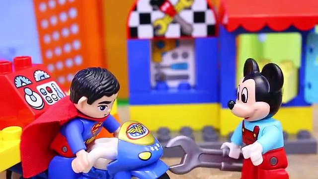 Duplo Lego Mickey Mouse Clubhouse Workshop and the Duplo Lego Minnies Cafe along with Sup