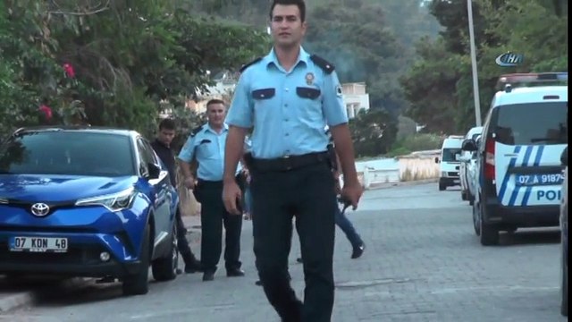 12 Yaşındaki Erkek Çocuğuna Taciz...Mahalleli Dükkanı Bastı