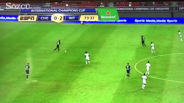 Kondogbia orta sahadan kendi kalesine gol attı!