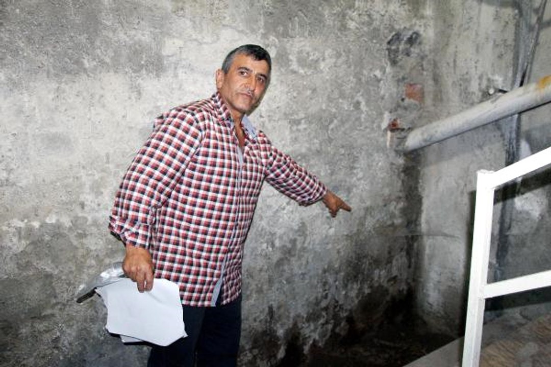 Belediye Başkanına Dışkısıyla Saldırdı