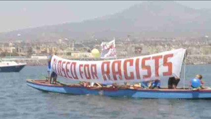 Activistas protestan en Catania contra barco antiinmigración