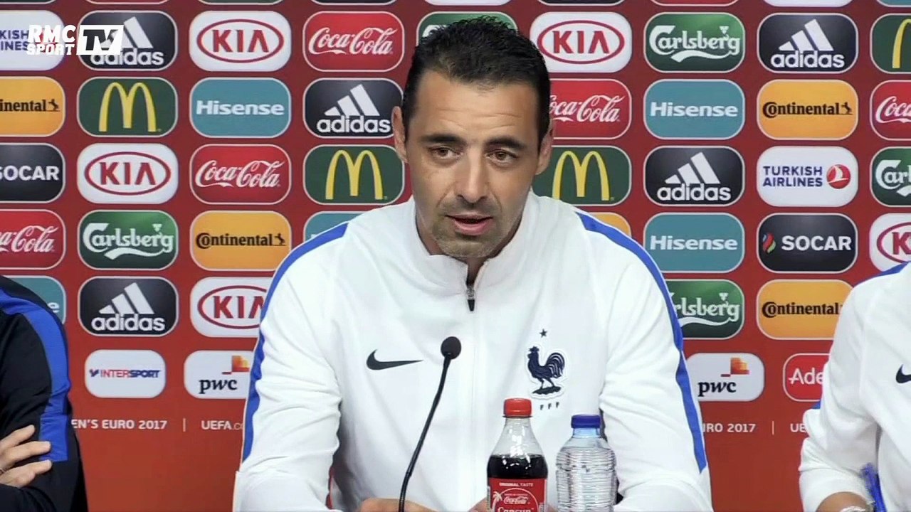 Echouafni répond à Mark Sampson