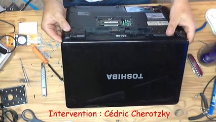 Toshiba Satellite L650D - Réparation des charnières :partie 4 sur 4