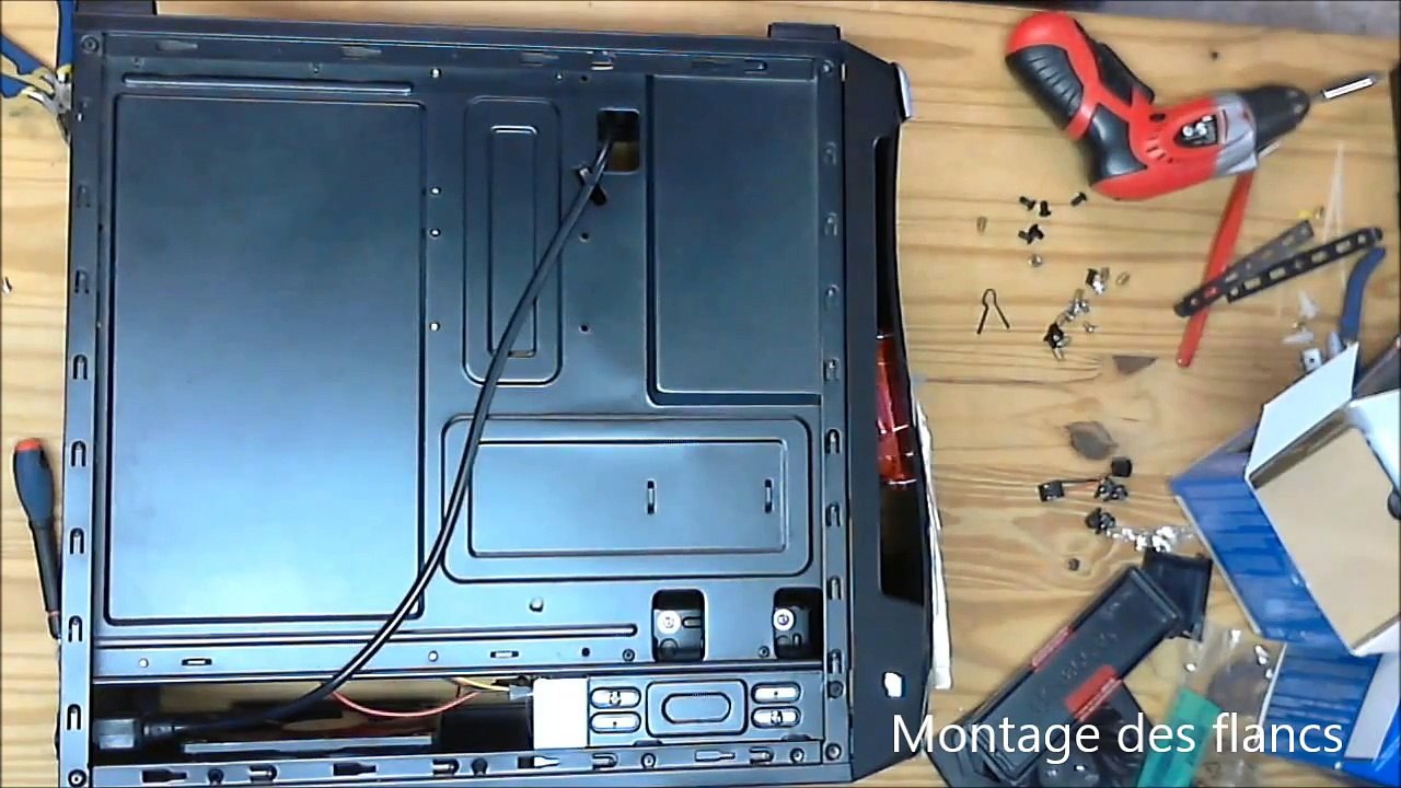 Montage d'un ordinateur fixe a partir de pièces détachées étape 15 les flancs et fin