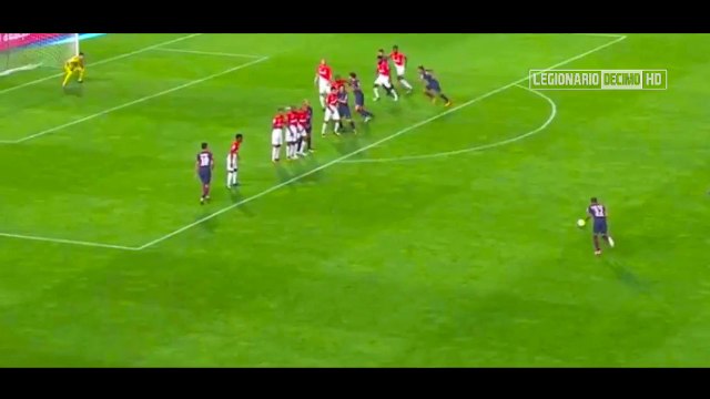 Le coup franc magique de Daniel Alves face à Monacospo