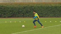 Sick Sanchez staying at Arsenal - Wenger