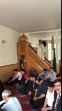 Dünyanin en güzel sesli hafizlarindan Kuran tilaveti. Seyh Abdussamed taklidi. Müthis arap kiraati - Hafiz Metin Demirtaş. Kahire tarzi Misir sivesi Kuran tilaveti. Müthis kiraat yok böyle bir ses. Kuran portali. Seyh Abdussamed makami Kuran tilaveti.