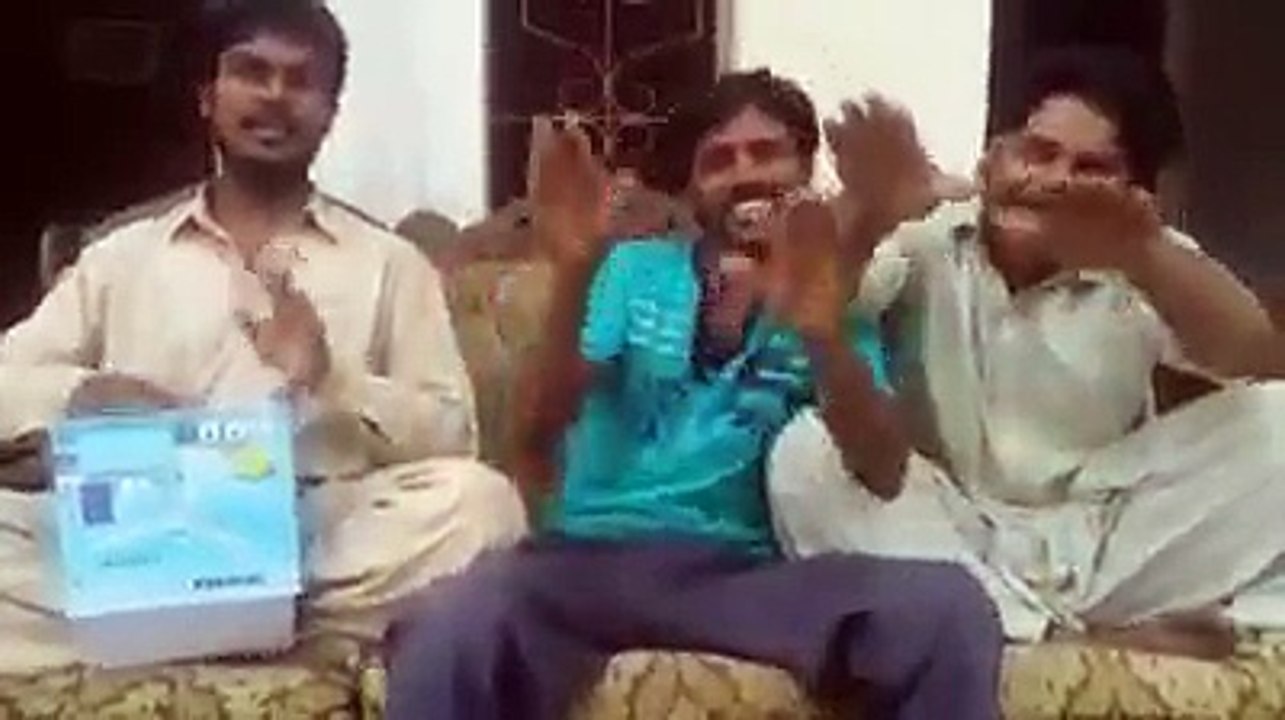 Nawaz Sharif saab ye Piasa khan say atta hay
