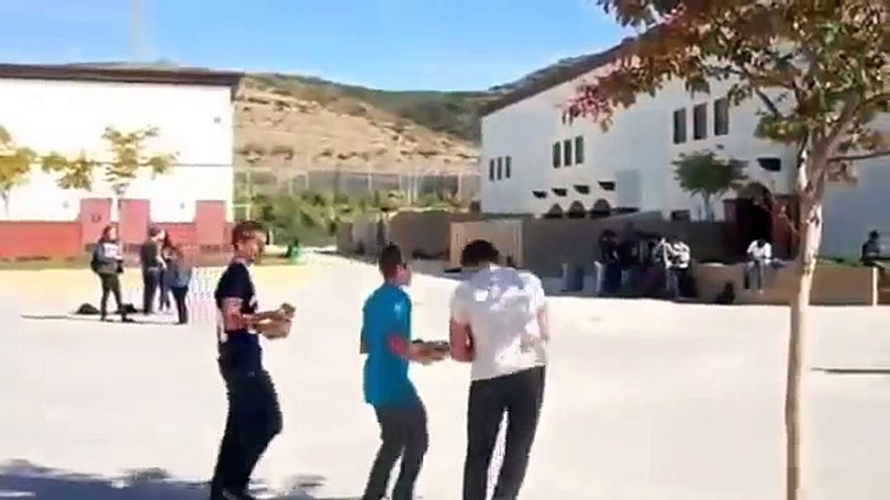 مقلب العطاس لن تصدق ماذا فعل بهم