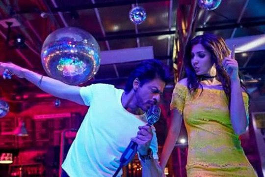 Anushka and shahrukh new style