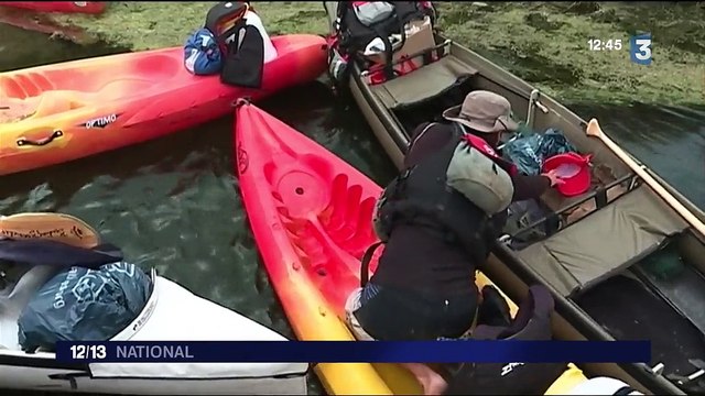 Environnement : l'association Solidex ramasse des déchets dans la Loire à bord de kayaks
