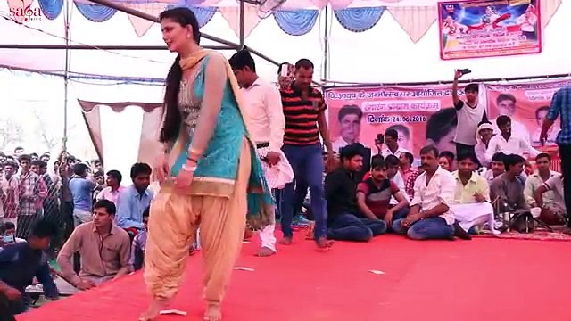 सपना का स्टेज पे उठा कुरता , लोग पागल New Sapna Stage Dance 2017 Haryanvi Songs(360p)