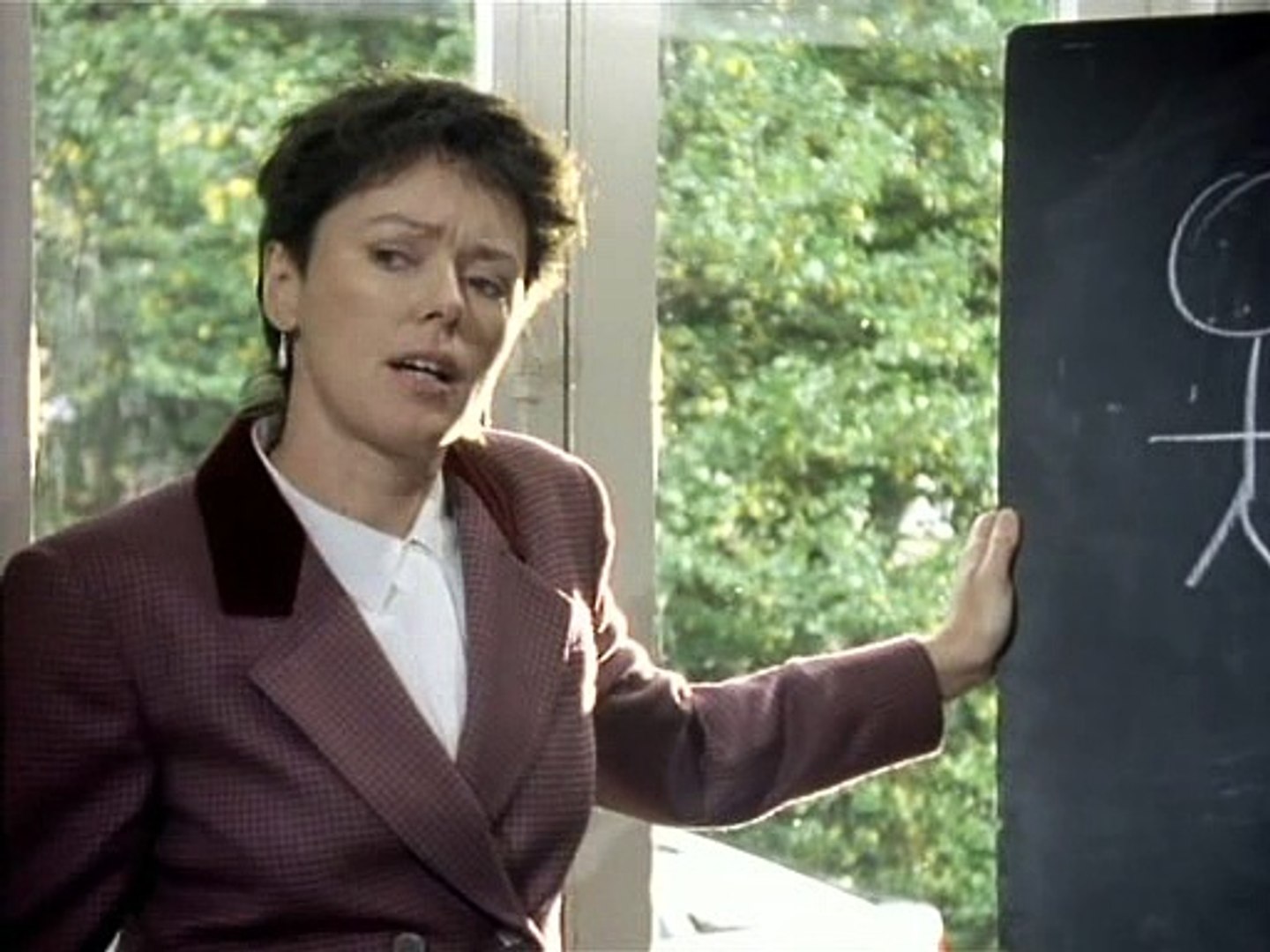 Inspector Morse S04E03 Driven To Distraction - Part 01 - video