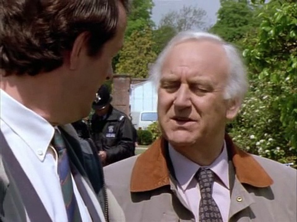 Inspector Morse S08E01 The Way Through The Woods Part 01 video
