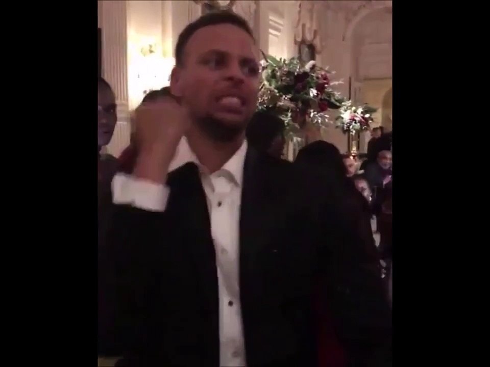 Stephen Curry et Kyrie Irving se moquent de LeBron James