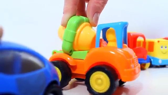 Niños para caricaturas sobre coches de carreras de coches, todoterrenos, camiones de volteo autobuses
