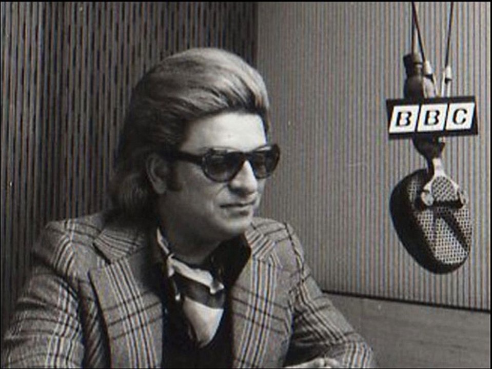 Zeki MÜREN - Uzun Yıllar Ötesinden Hatırını Sorayım Mı (Radyo Günleri)